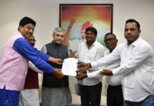 घोराठी में अंडरपास की मांग तेज, सांसद ने रेलमंत्री को सौंपा ज्ञापन