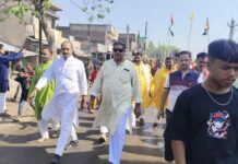 चैती काली मेला को लेकर घाट कुराबा में कन्याओं ने निकाली भव्य कलश शोभायात्रा