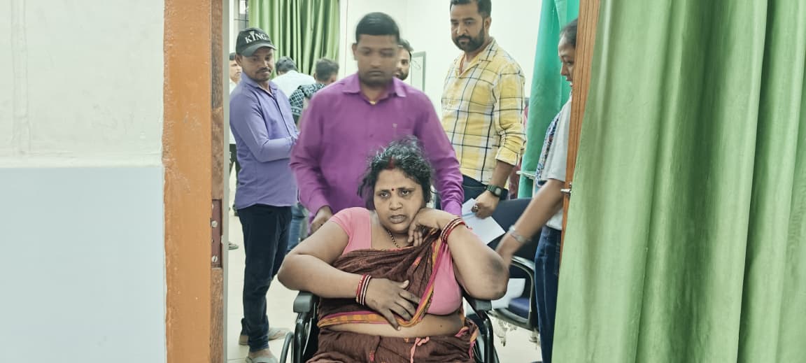 महागामा में दर्दनाक हादसा: बंशीपुर मोड़ पर टोटो पलटा, तीन महिलाएं घायल