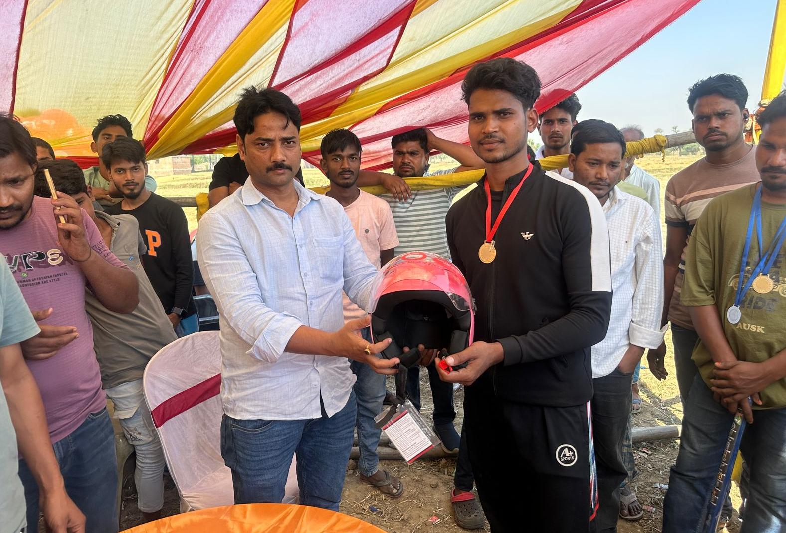 जमायडीह में क्रिकेट का रोमांच, अमडीहा टीम बनी चैंपियन