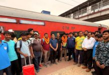 प्रथम खेलो इंडिया ट्राइबल गेम्स में रजत पदक , लौटने पर ज़ोरदार स्वागत