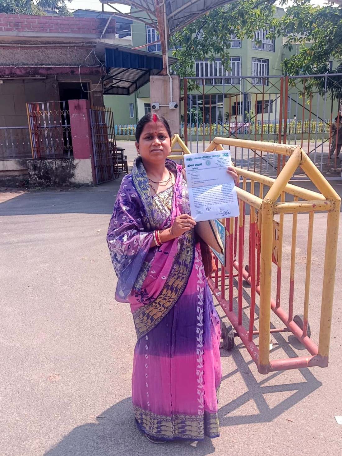 डीवीसी प्रबंधन को सौंपा ज्ञापन, कहा विचार नहीं हुआ तो 13 से आंदोलन