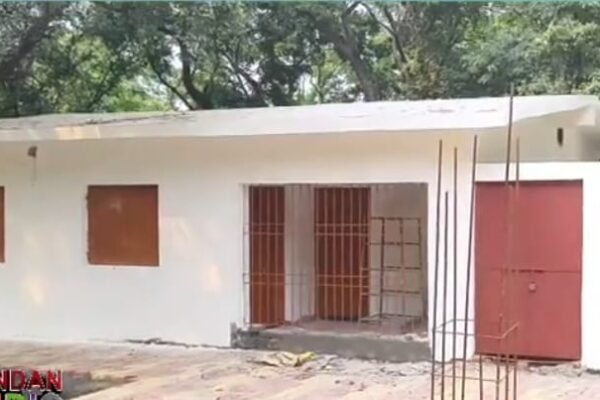 Dhanbad News: बाघमारा में DMFT फंड से भू-धंसान प्रभावित क्षेत्रों में आंगनबाड़ी केंद्र, उठ रहे सवाल