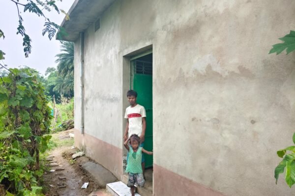 Godda News: वीरनगर में बंद घर को चोरों ने बनाया निशाना, नकदी और जेवरात समेत करीब 30 हजार की चोरी