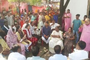Dhanbad News: पार्षद निरुपमा देवी के समर्थन में जुटे दर्जनों पार्षद, पुलिस की कार्यप्रणाली पर उठाए सवाल