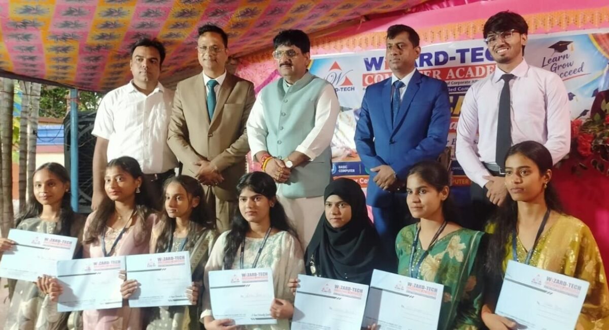 Sahibganj News: कंप्यूटर शिक्षा आज के समय की सबसे बड़ी जरूरत : बजरंगी प्रसाद यादव