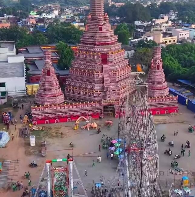 Dhanbad News: जगमगाती लाइटों और गगनचुंबी संरचना से सजी कतरास नगरी, राज्य के सर्वश्रेष्ठ पूजा पंडालों में शामिल हुआ जीएनएम मैदान का पंडाल