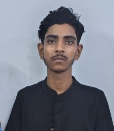 Dhanbad News: मवेशी चोरी के आरोप में युवक गिरफ्तार, दो कारें और मवेशी बरामद