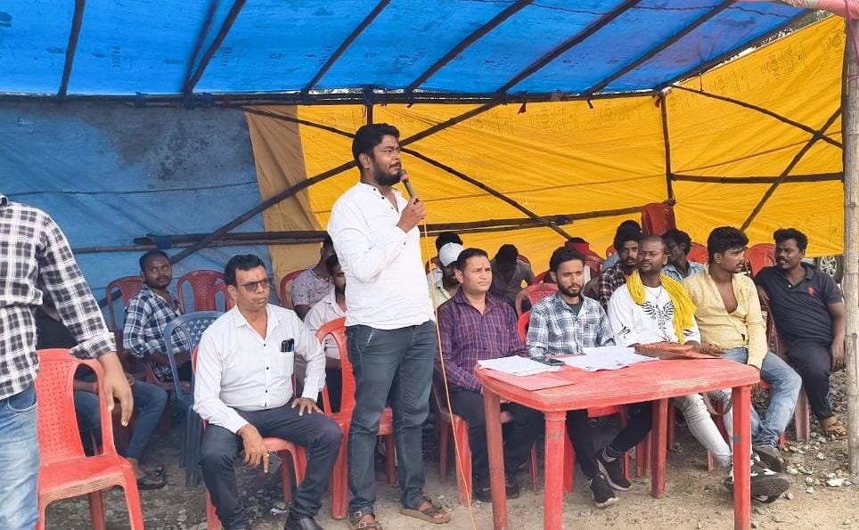 Dhanbad News: केशलपुर को उजड़ने नहीं देंगे, हर लड़ाई के लिए तैयार हैं: विशाल कुमार महतो