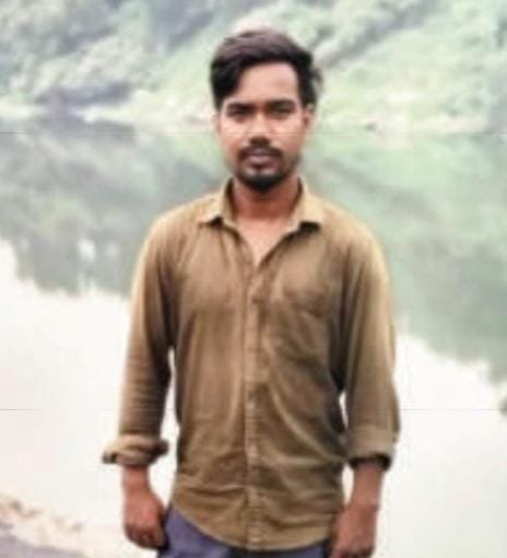 Dhanbad News: अंबे माइनिंग में चैन डोजर से गिरकर इलेक्ट्रिशियन की मौत, परिवार में मातम